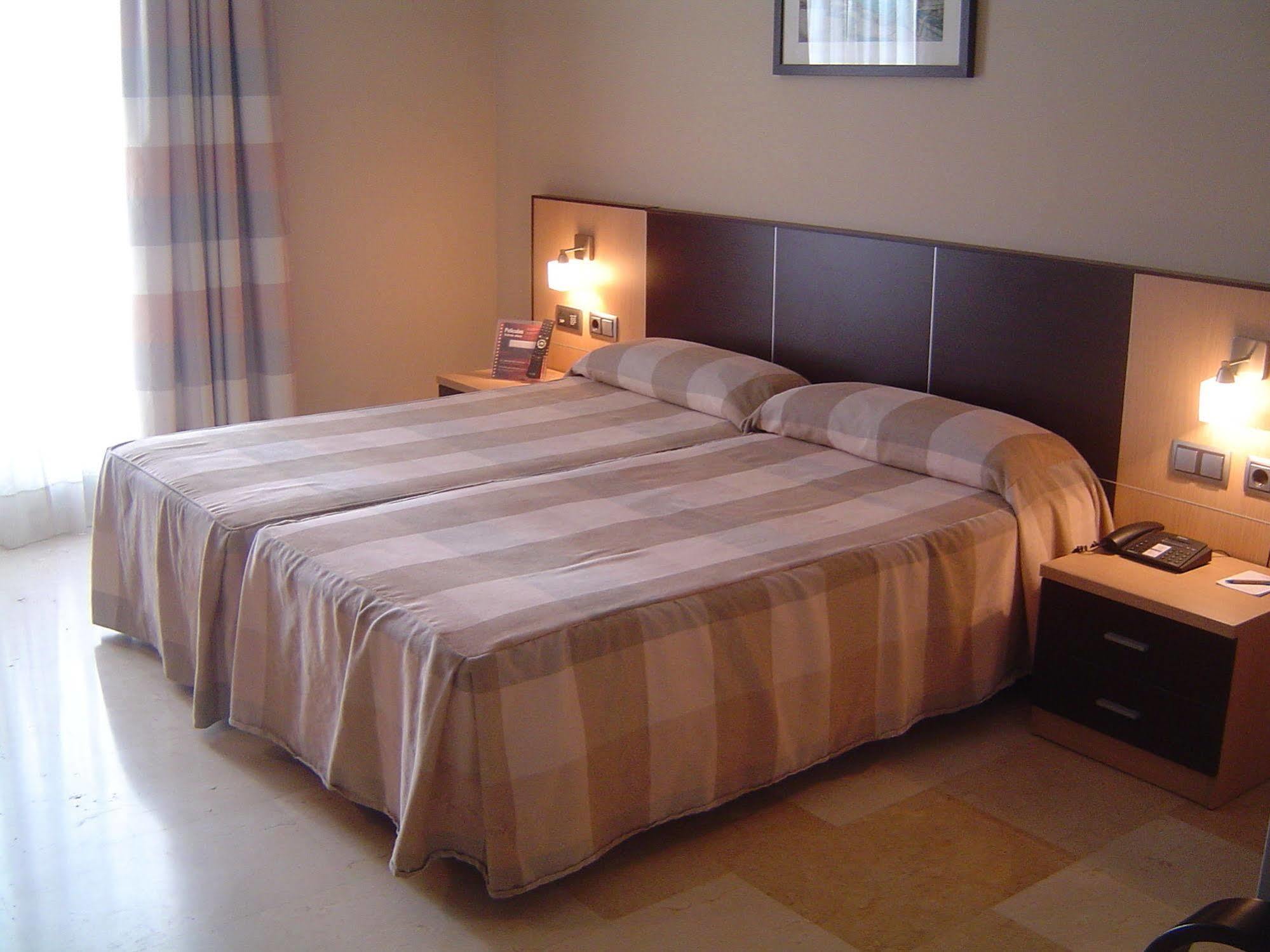 Hotel Flamingo L'Ampolla Esterno foto